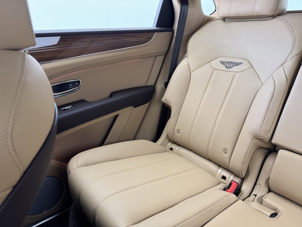 New 2024 Bentley Bentayga Plug-In Hybrid image 26