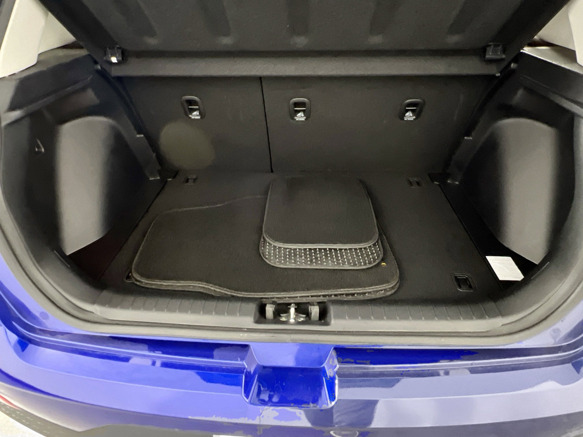 Used 2023 Hyundai Venue SE w/ Cargo Package image 23