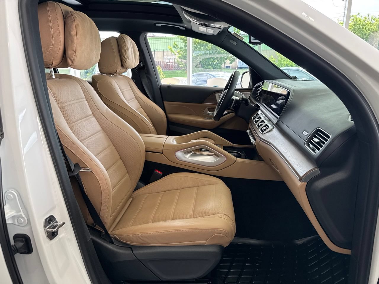 Used 2025 Mercedes-Benz GLS 450 4MATIC image 56