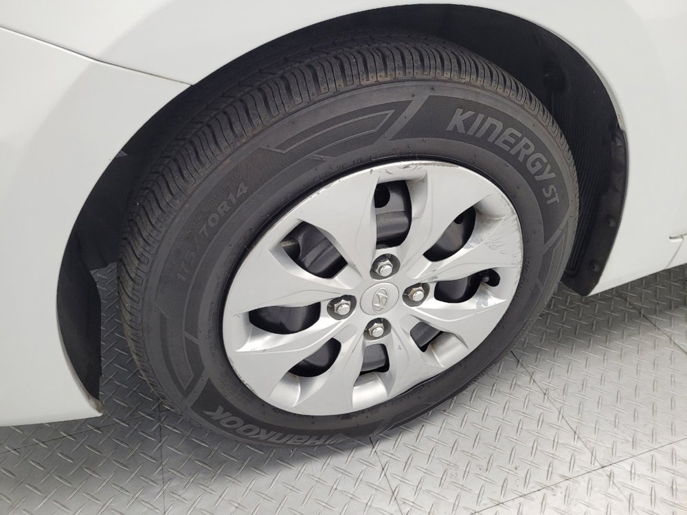 Used 2017 Hyundai Accent SE image 31