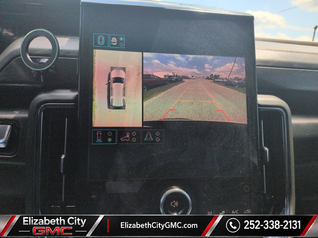 Used 2025 GMC Yukon AT4 w/ AT4 Premium Package AWD/4WD image 13