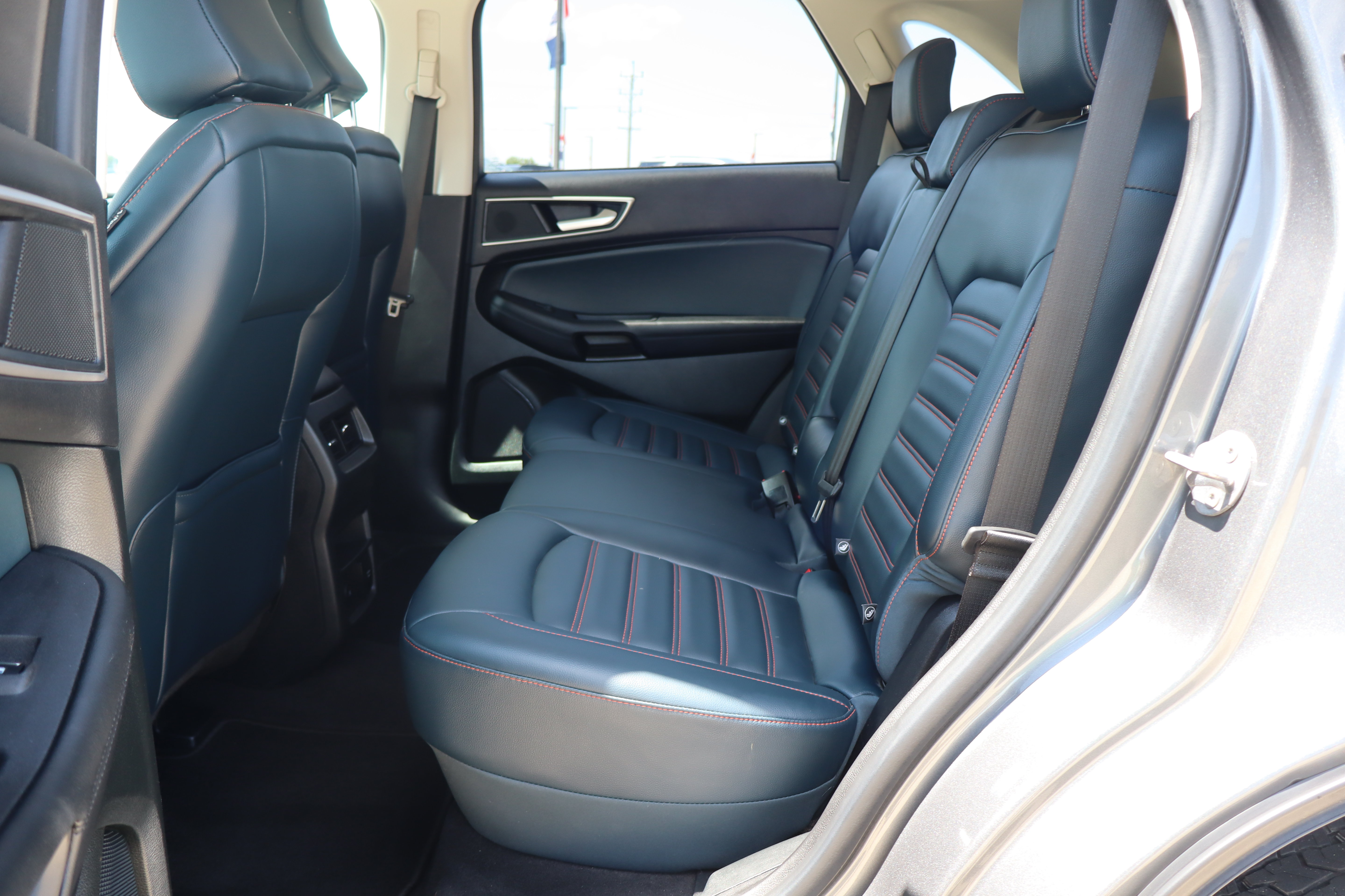 Used 2023 Ford Edge SEL w/ Sport Appearance Package AWD/4WD image 11