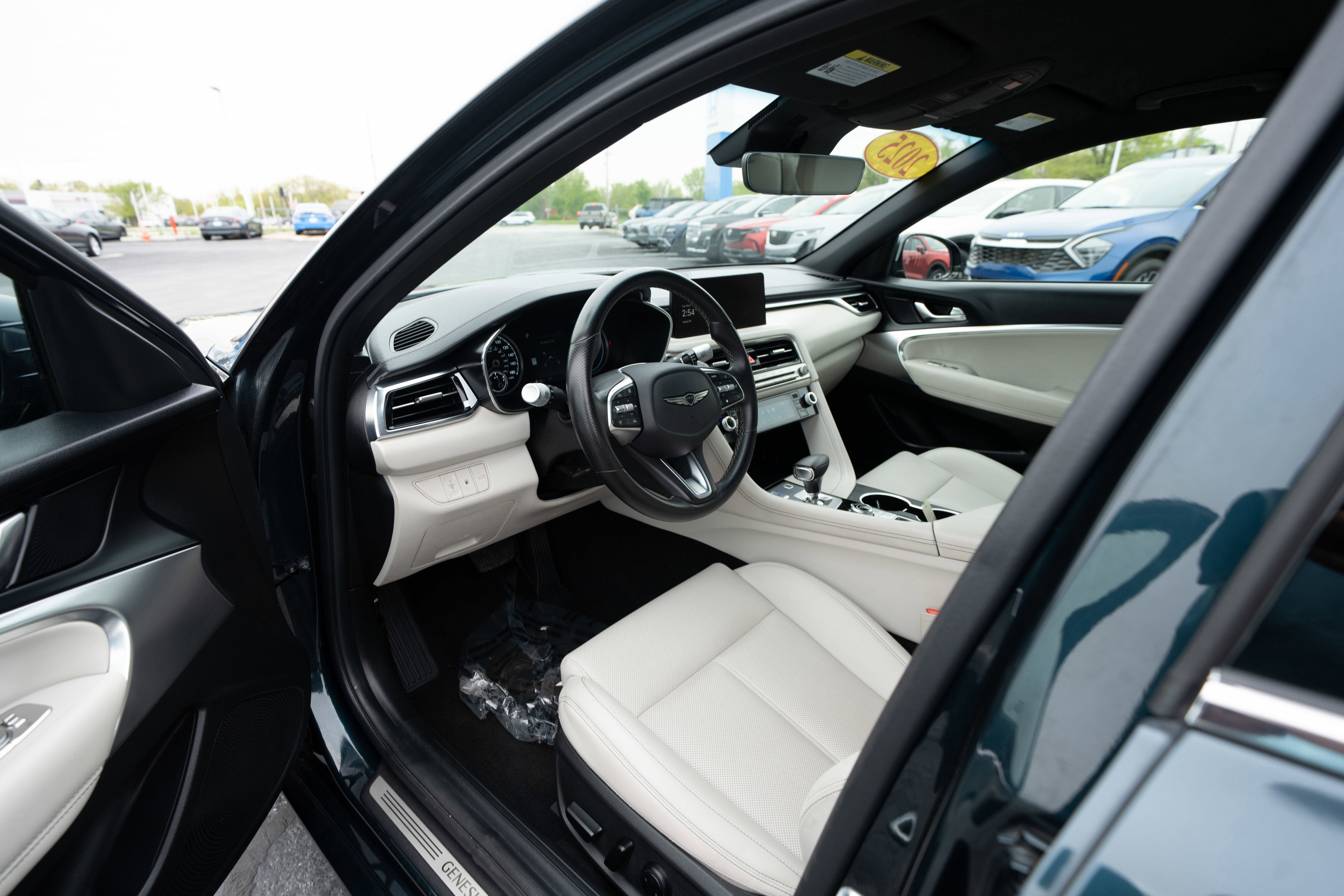Used 2025 Genesis G70 2.5T RWD image 8