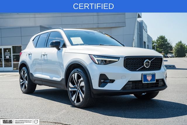 Used 2024 Volvo XC40 B5 Plus w/ Climate Package AWD/4WD image 1