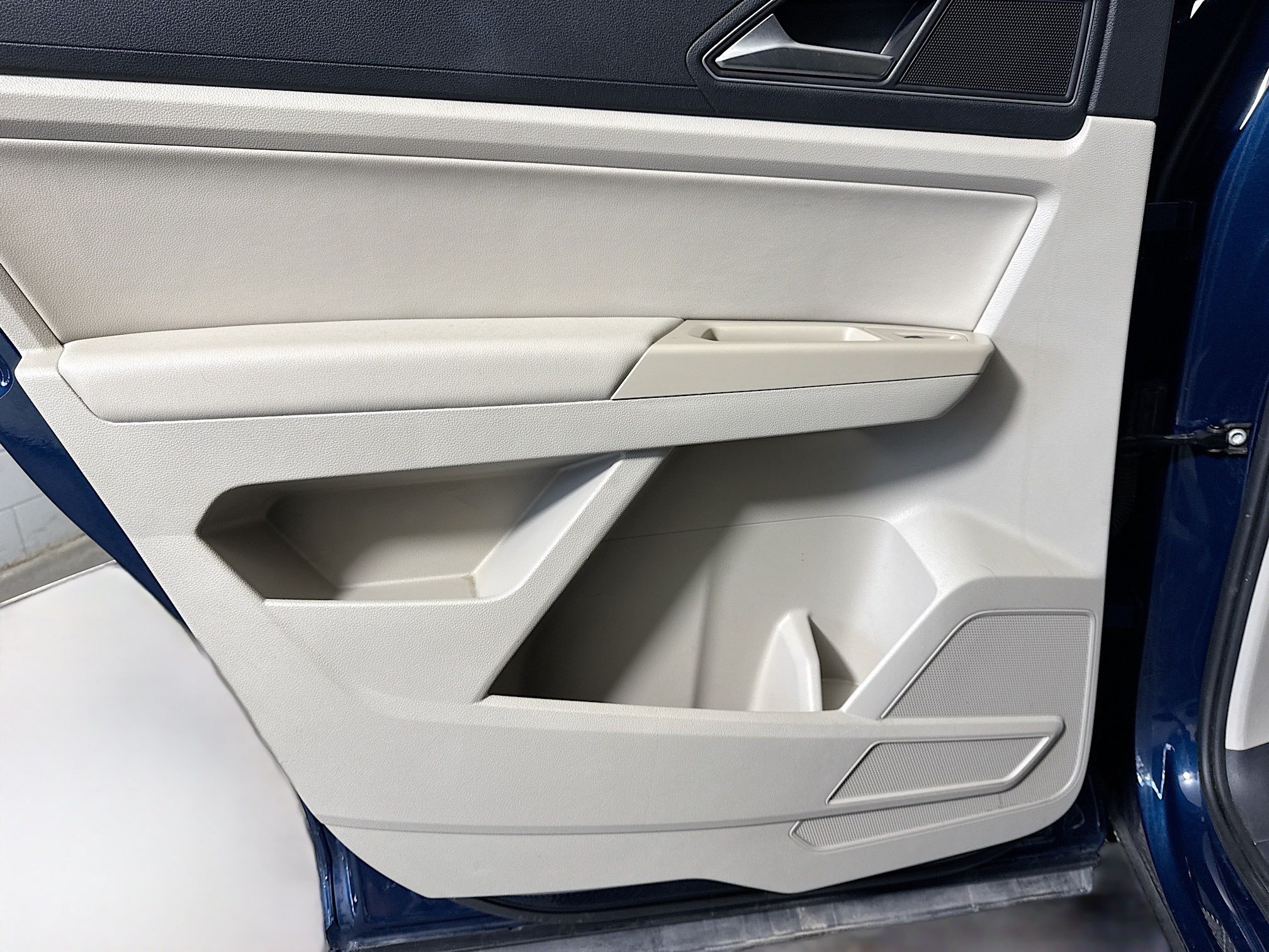 Used 2018 Volkswagen Atlas SEL AWD/4WD image 26