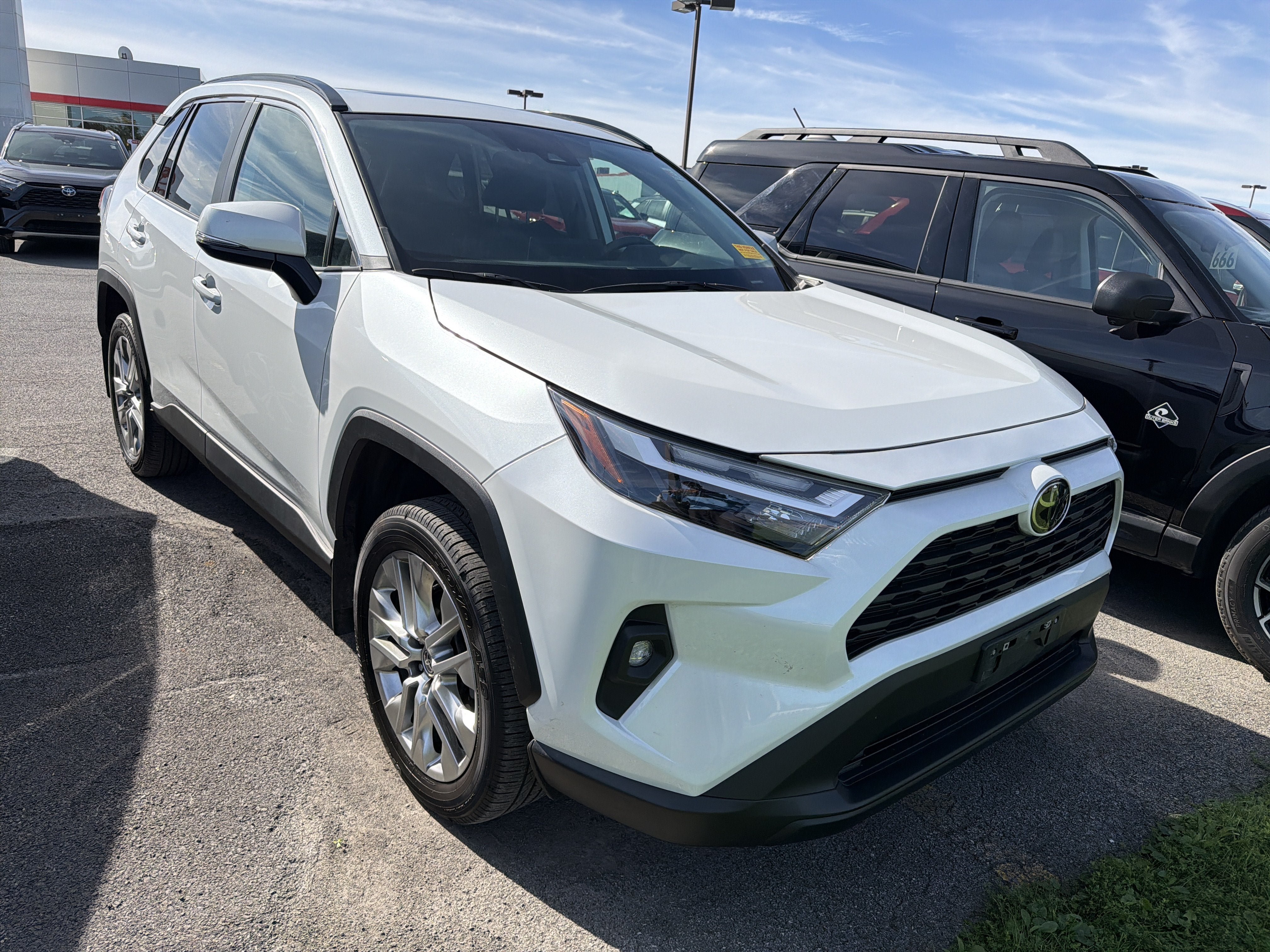Used 2023 Toyota RAV4 XLE Premium AWD/4WD image 2