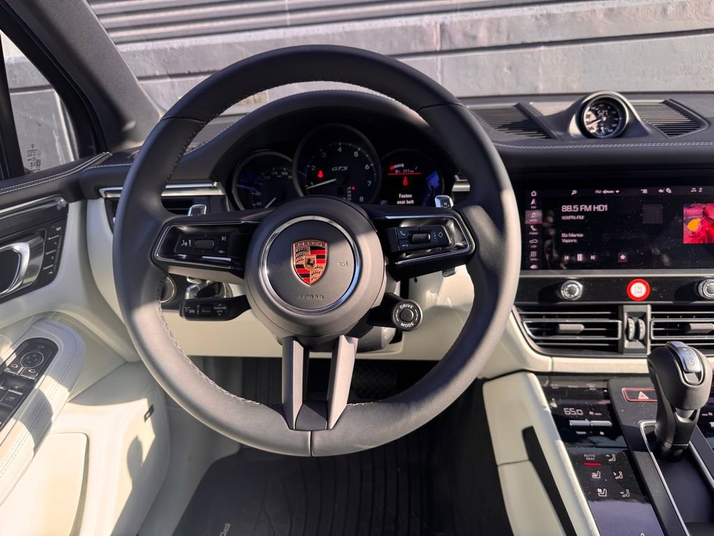 Certified 2026 Porsche Macan GTS image 26
