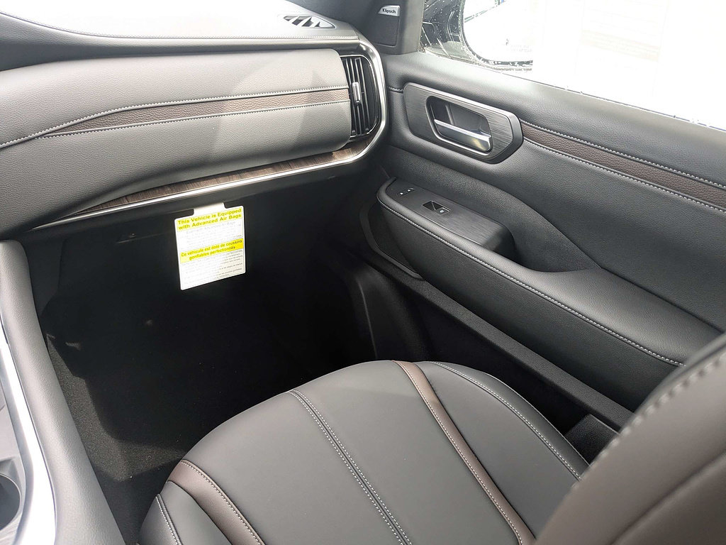 New 2026 Nissan Armada SL w/ Captain's Chari Seat Package RWD image 19
