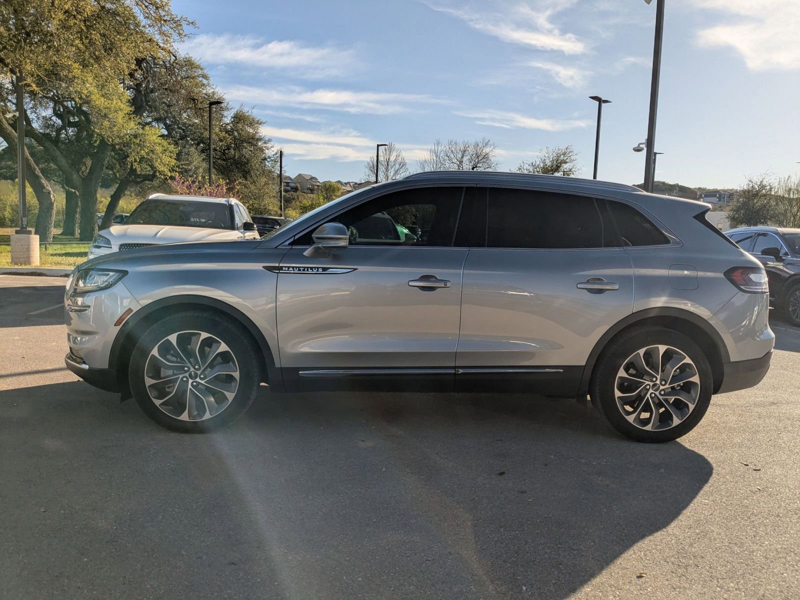 Used 2023 Lincoln Nautilus Reserve image 6