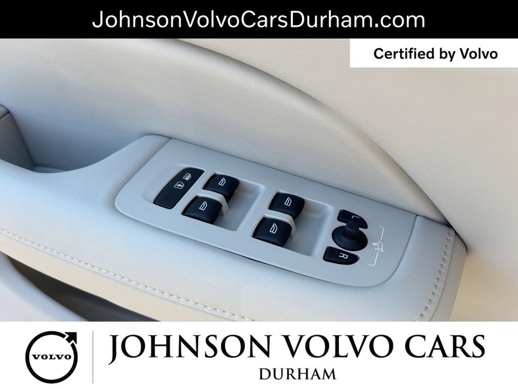 Certified 2025 Volvo V60 B5 Cross Country Plus AWD/4WD image 25
