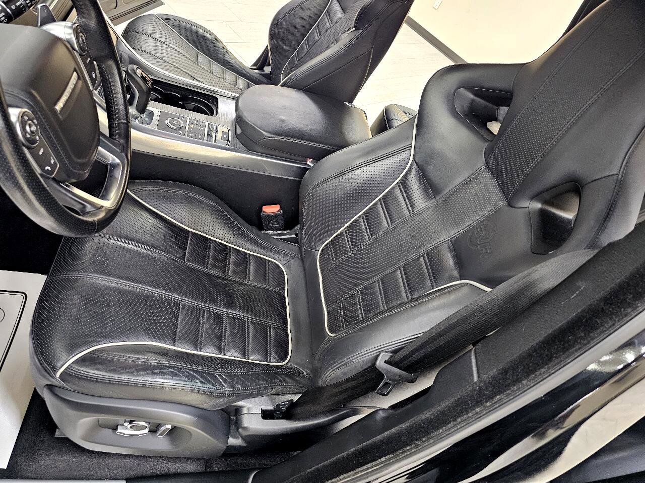 Used 2017 Land Rover Range Rover Sport SVR image 19