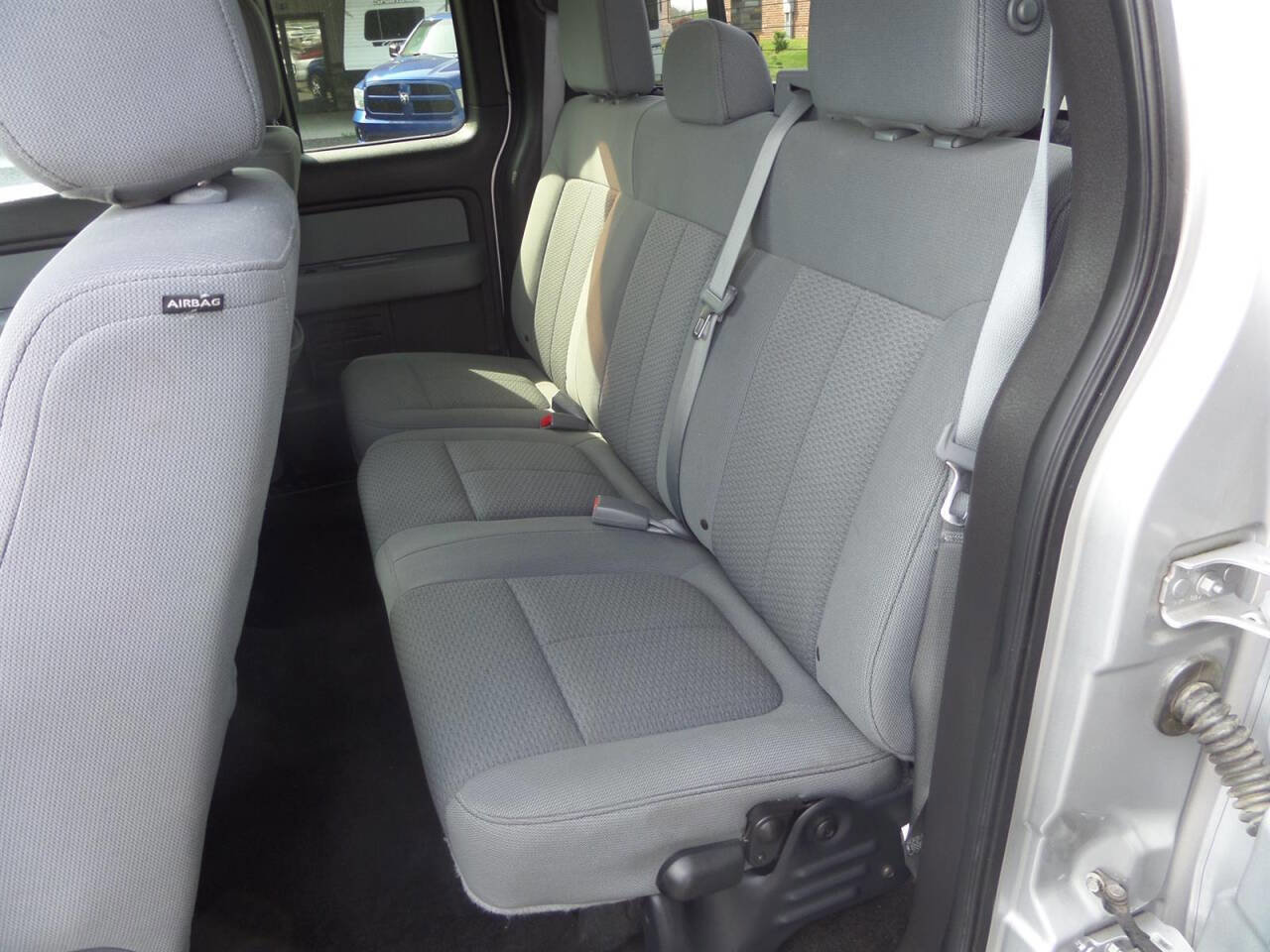Used 2014 Ford F150 XLT w/ Equipment Group 302A Luxury AWD/4WD image 8