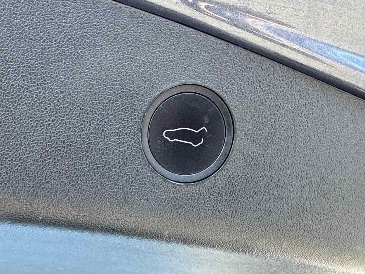 Used 2023 Tesla Model 3 Standard Range RWD image 12
