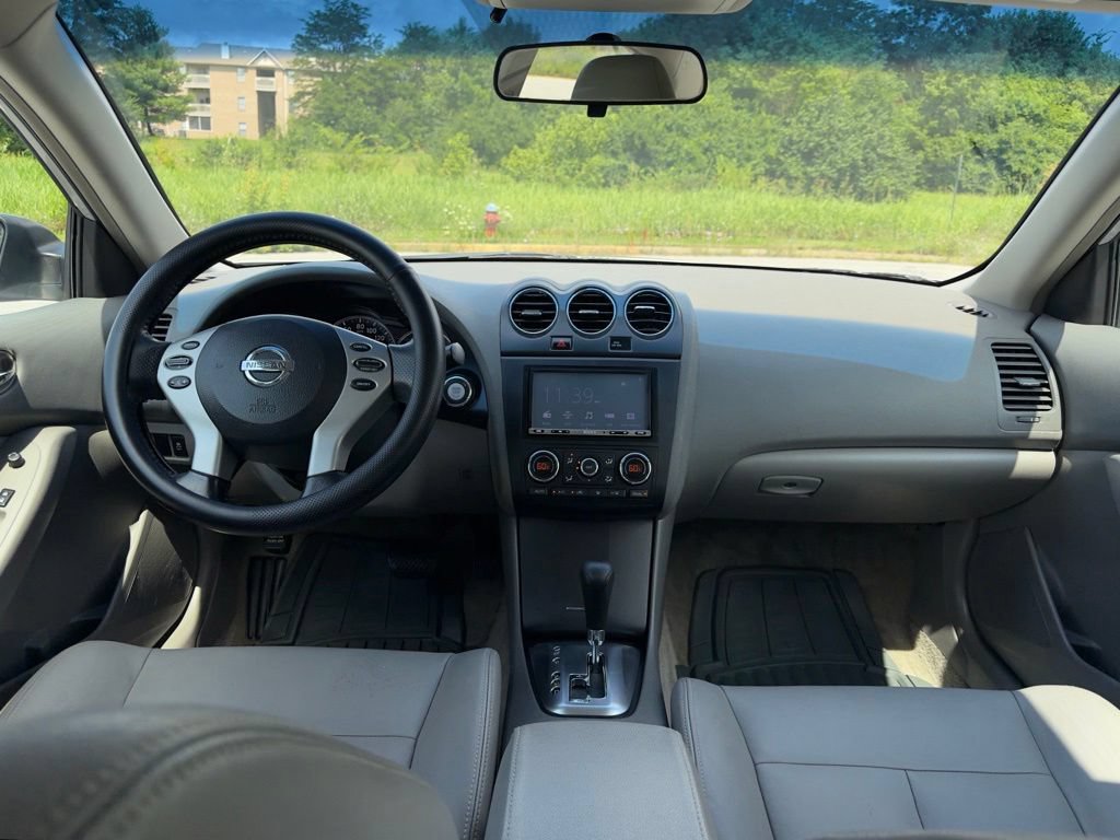 Used 2011 Nissan Altima 2.5 S w/ Convenience Pkg FWD image 9