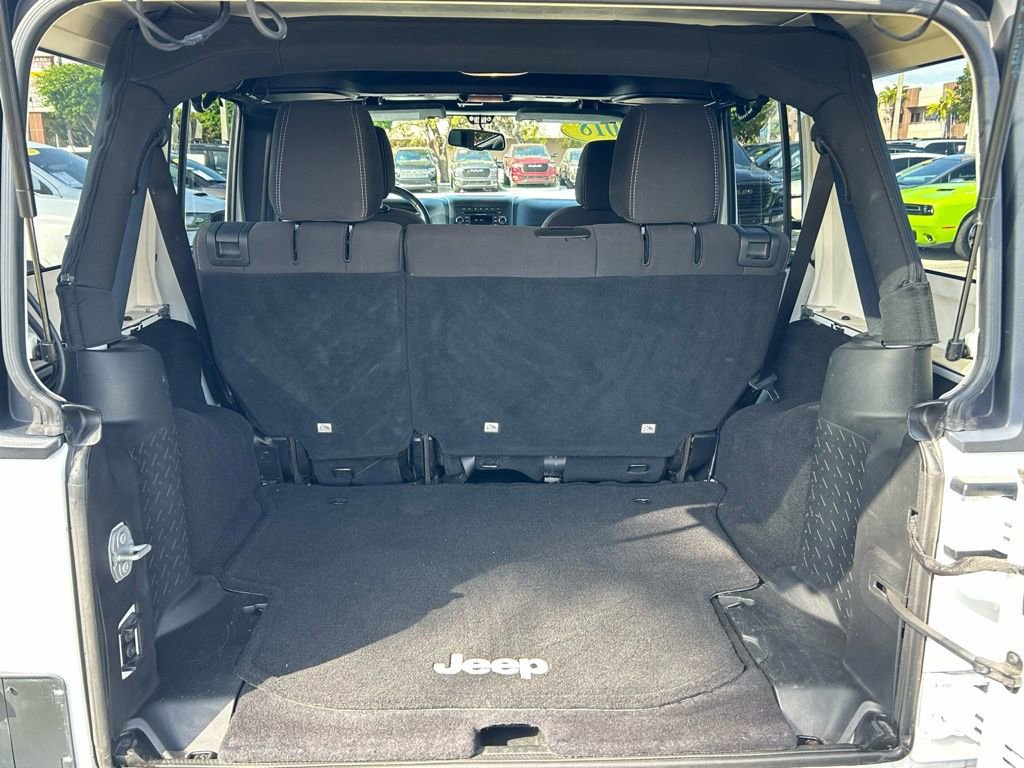 Certified 2017 Jeep Wrangler Unlimited Rubicon w/ Connectivity Group image 43