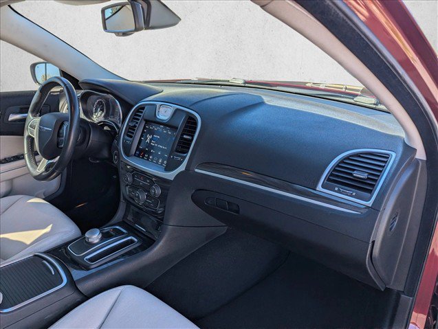 Used 2013 Chrysler 300 C RWD image 26