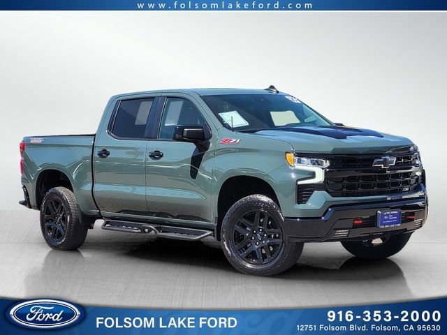 Used 2025 Chevrolet Silverado 1500 LT Trail Boss w/ Convenience Package II AWD/4WD image 1