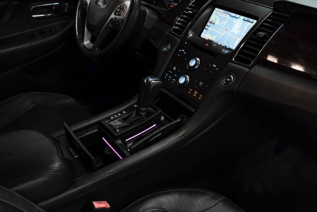 Used 2015 Ford Taurus Limited FWD image 19