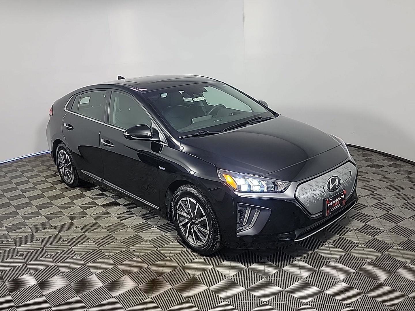 Used 2020 Hyundai Ioniq Limited image 2