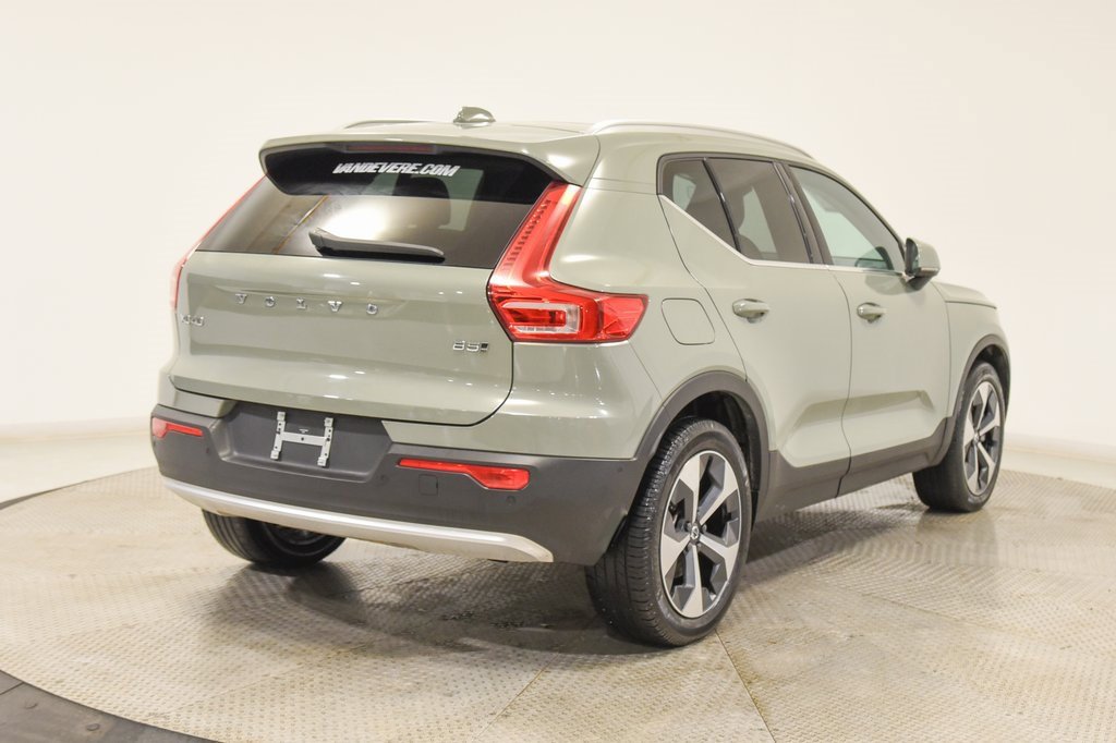 Used 2024 Volvo XC40 B5 Plus image 5