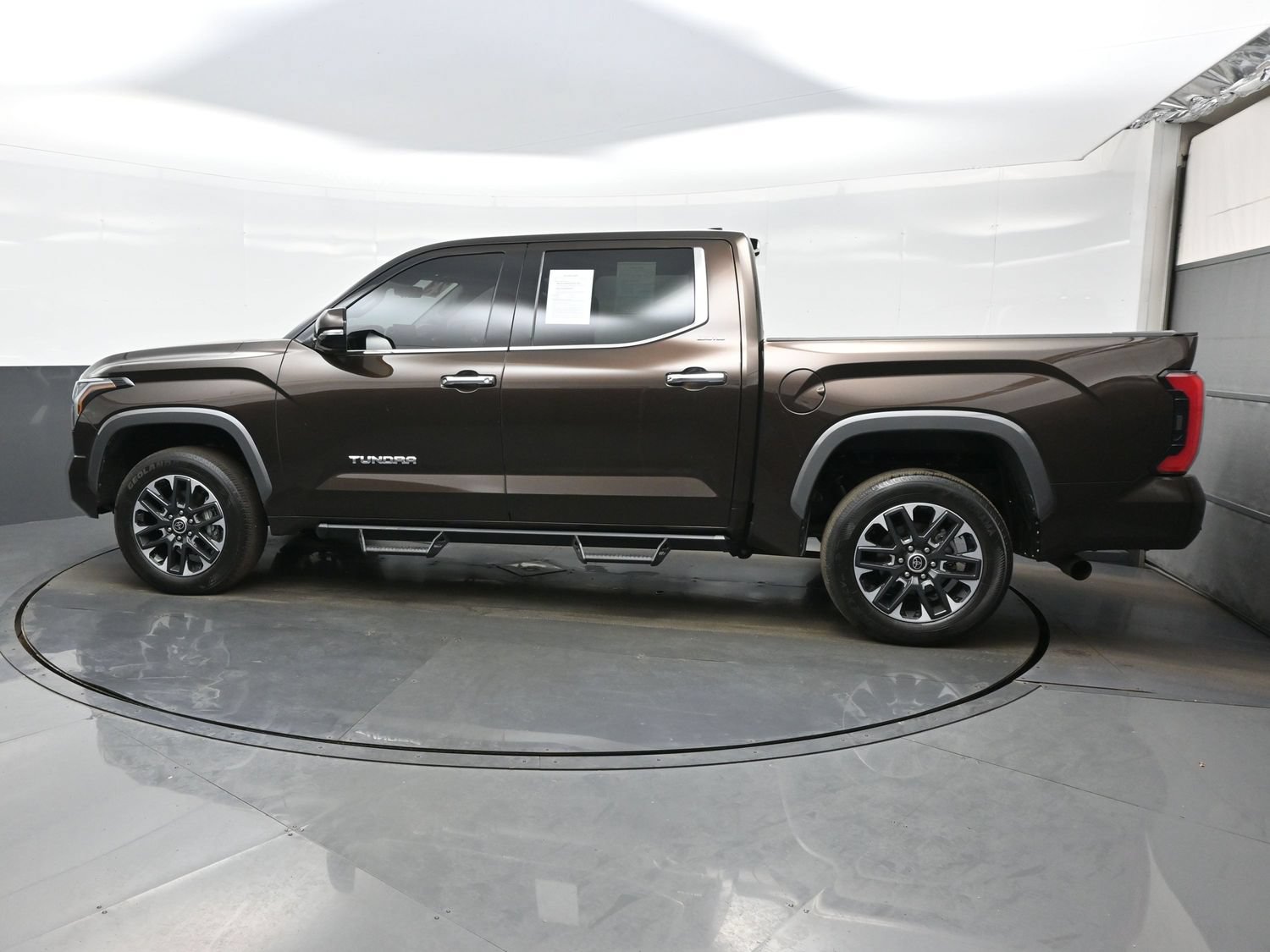 Used 2023 Toyota Tundra Limited AWD/4WD image 3