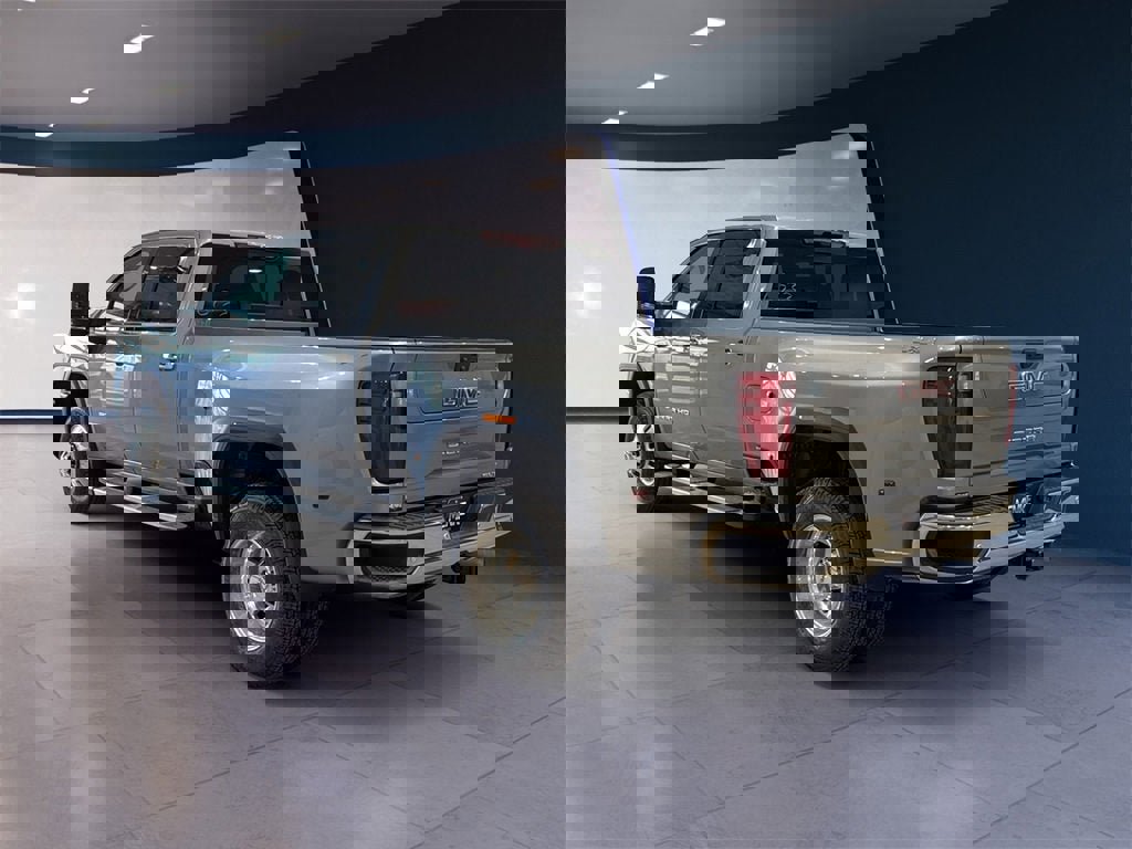 New 2026 GMC Sierra 3500 SLT w/ SLT Premium Package image 5