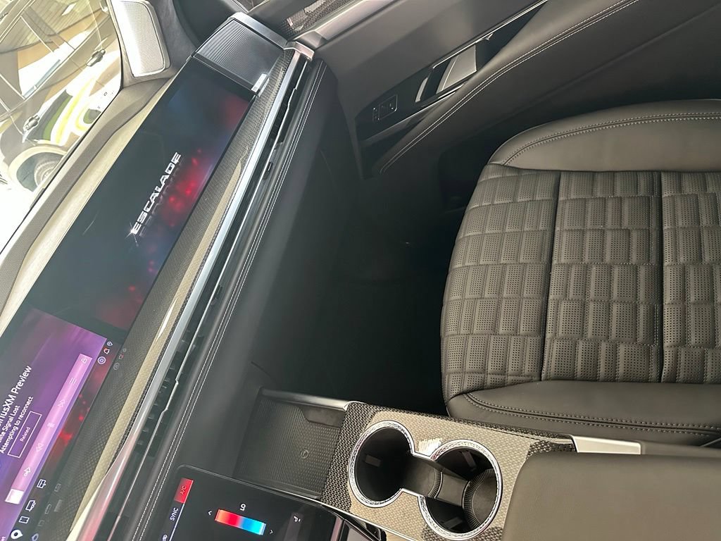 Used 2026 Cadillac Escalade ESV V w/ LPO, ONYX Package AWD/4WD image 22