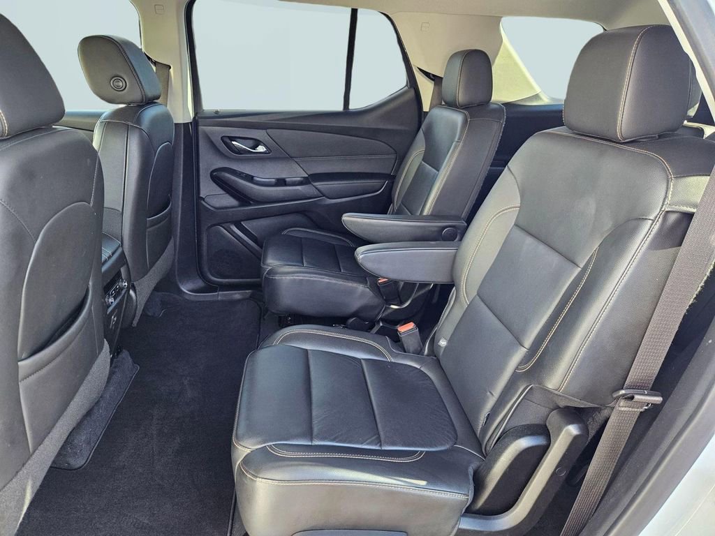 Used 2021 Chevrolet Traverse LT image 24