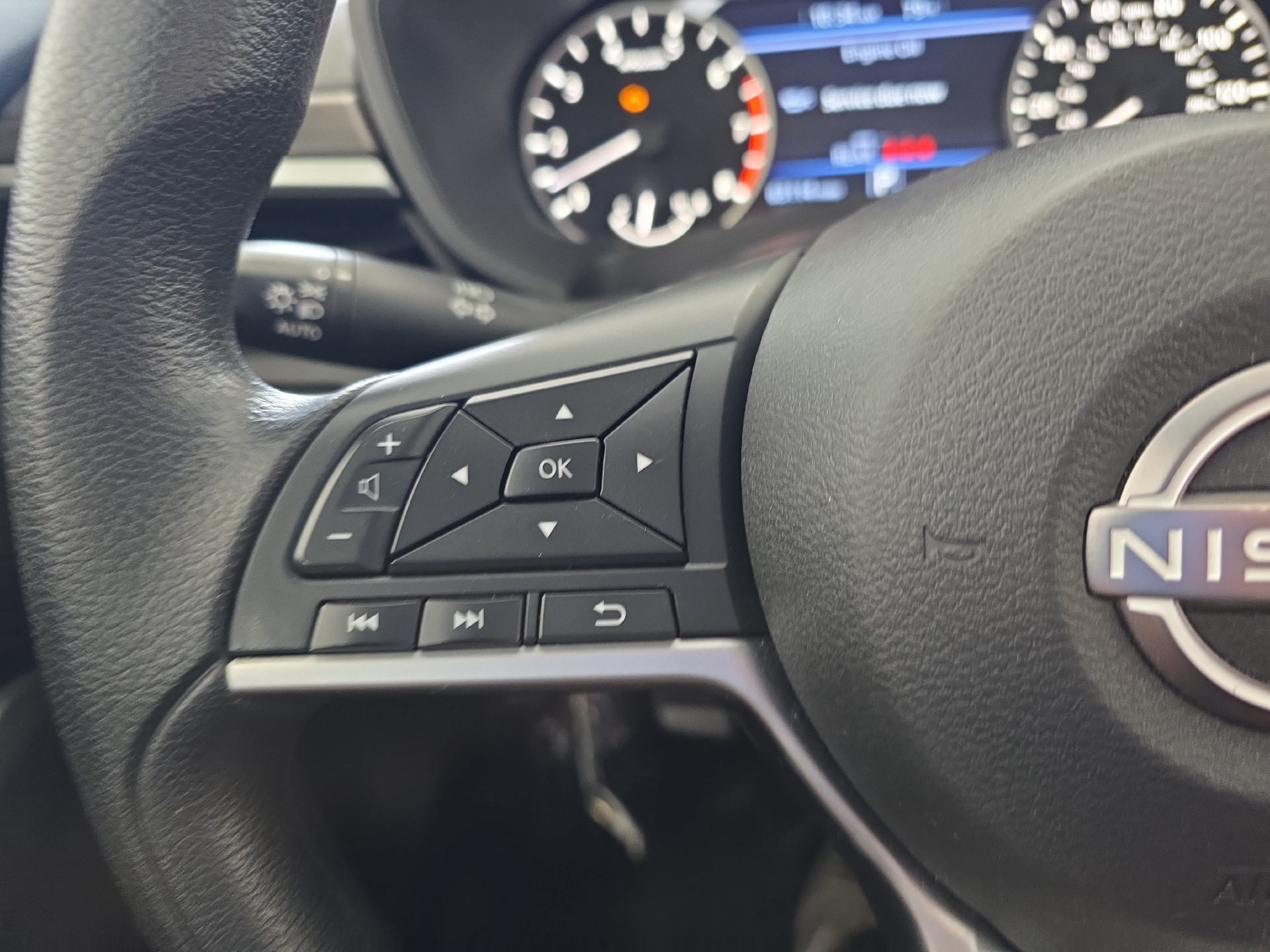 Used 2023 Nissan Altima 2.5 SV FWD image 16