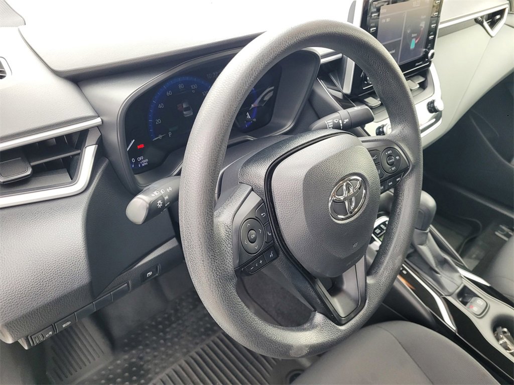 Used 2021 Toyota Corolla LE image 26