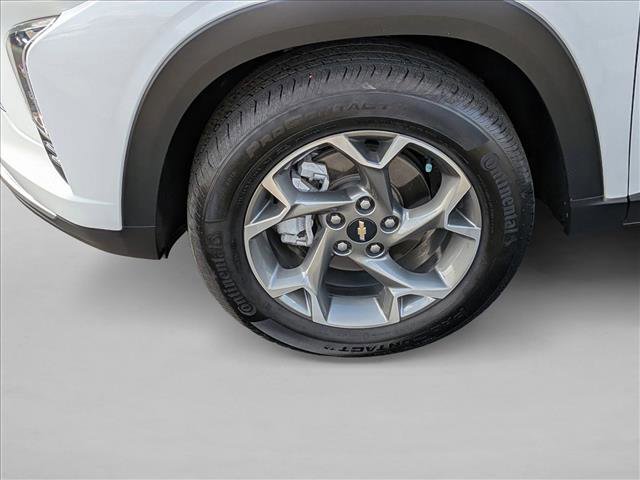 Used 2024 Chevrolet Trax LT w/ Driver Confidence Package image 23