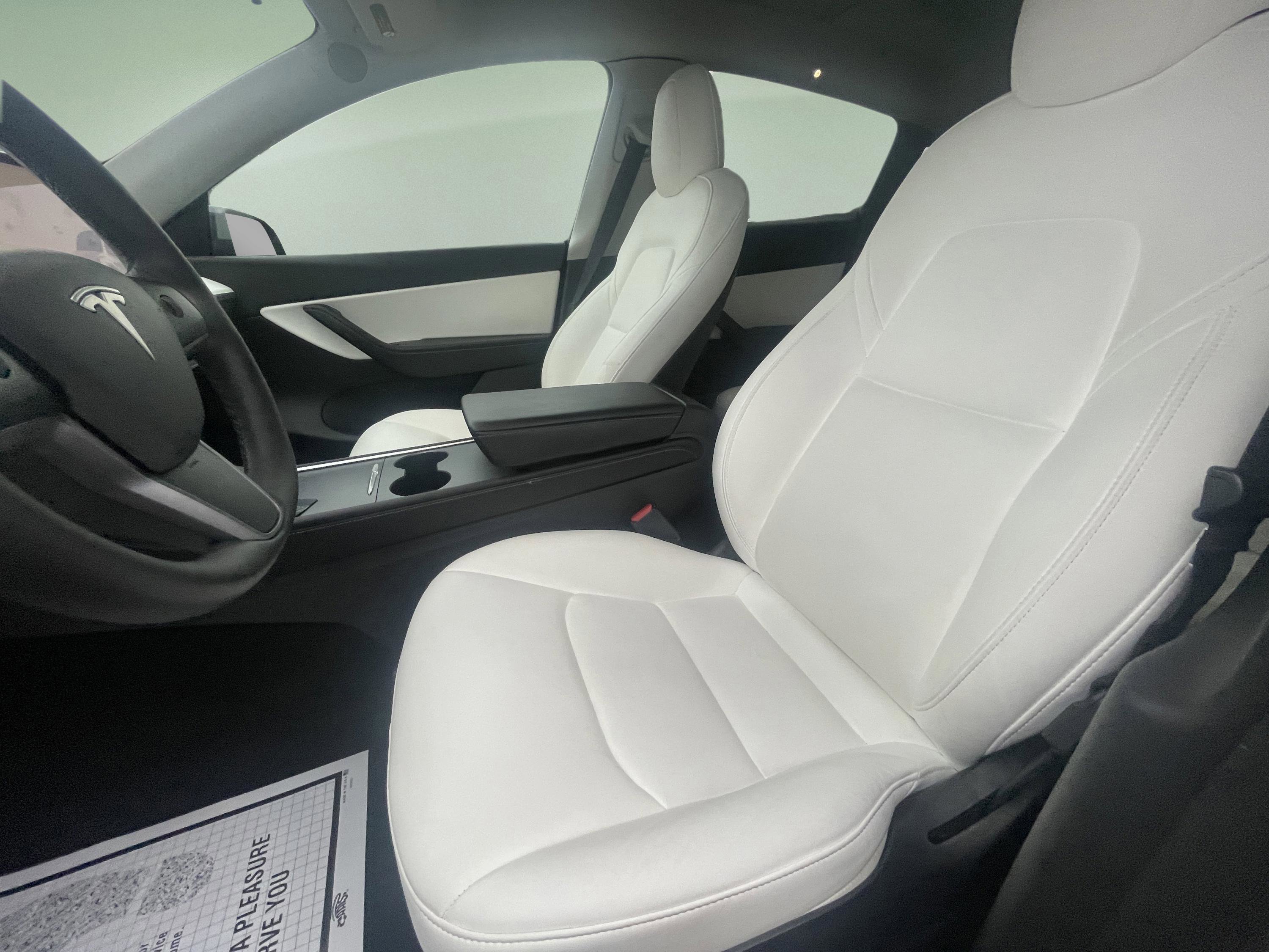 Used 2022 Tesla Model Y Long Range image 11