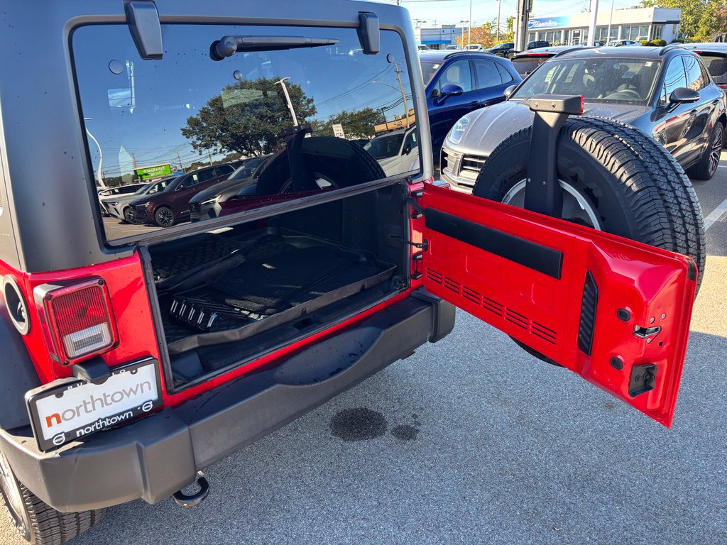 Used 2015 Jeep Wrangler Unlimited Sport w/ Quick Order Package 24S AWD/4WD image 18