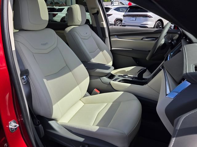 Used 2026 Cadillac XT5 Premium Luxury w/ Driver Assist Package FWD image 16