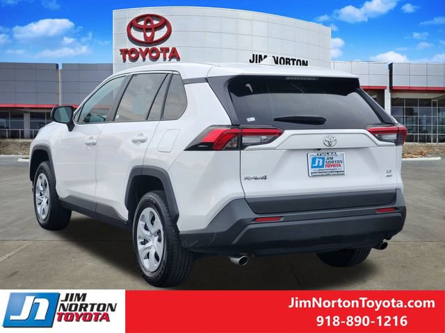 Used 2025 Toyota RAV4 LE image 7