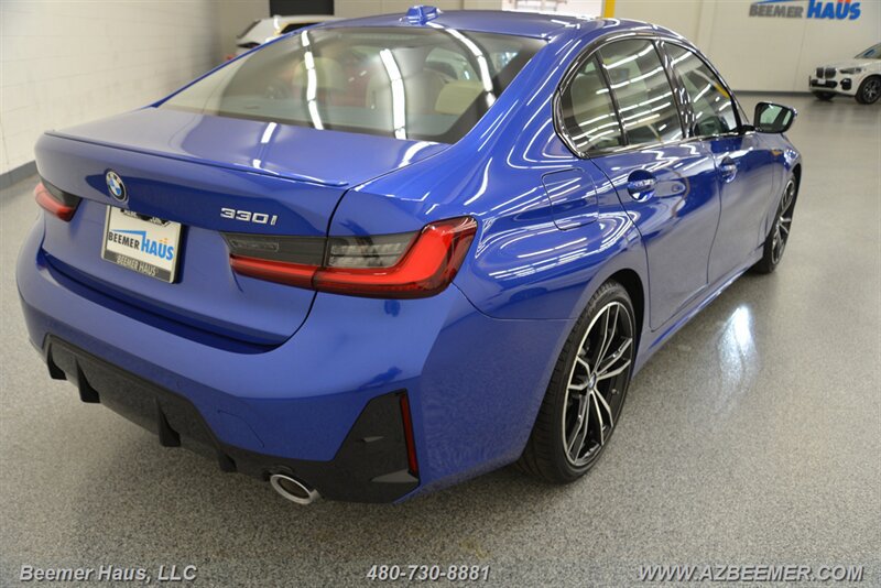 Used 2024 BMW 330i Sedan w/ M Sport Package RWD image 10