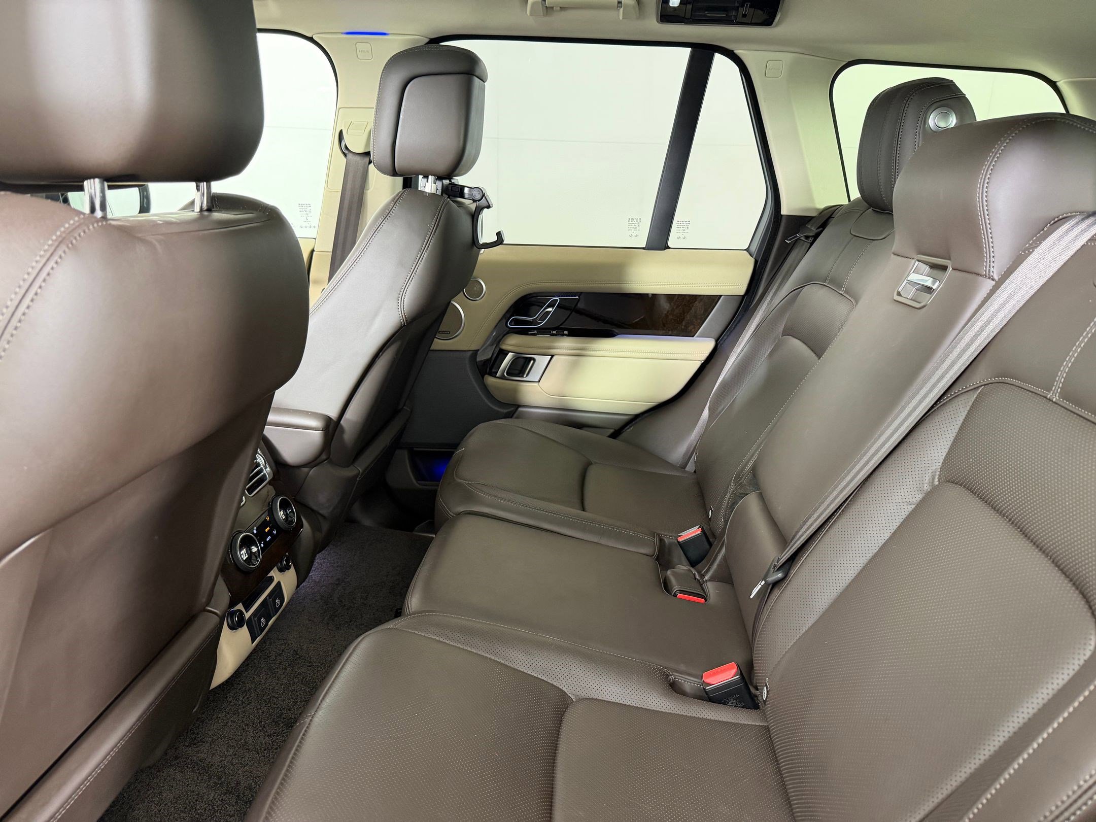 Used 2022 Land Rover Range Rover Westminster Edition image 24