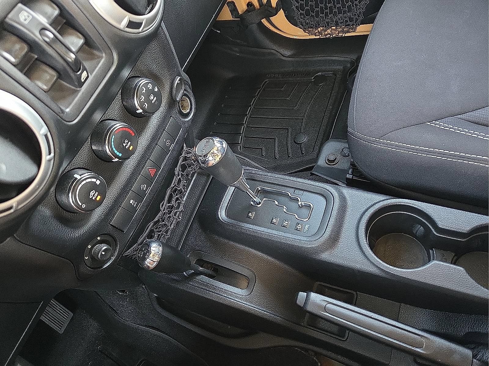 Used 2014 Jeep Wrangler Unlimited Sahara AWD/4WD image 25