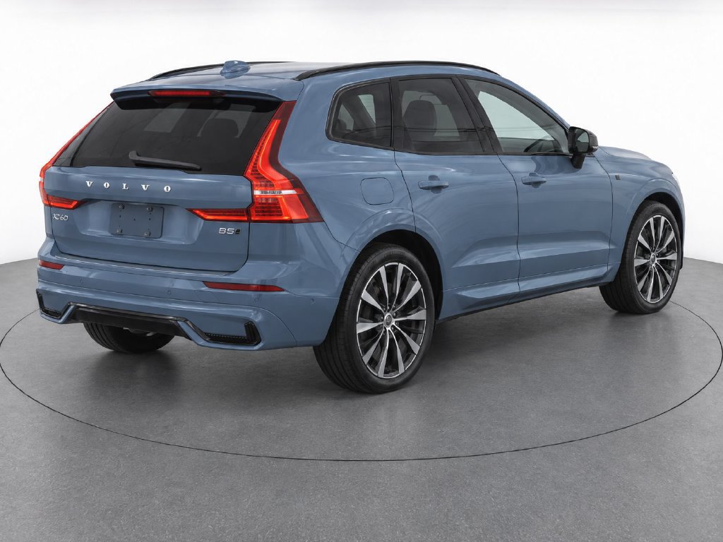 Certified 2023 Volvo XC60 B5 Plus w/ Protection Package Premier AWD/4WD image 4