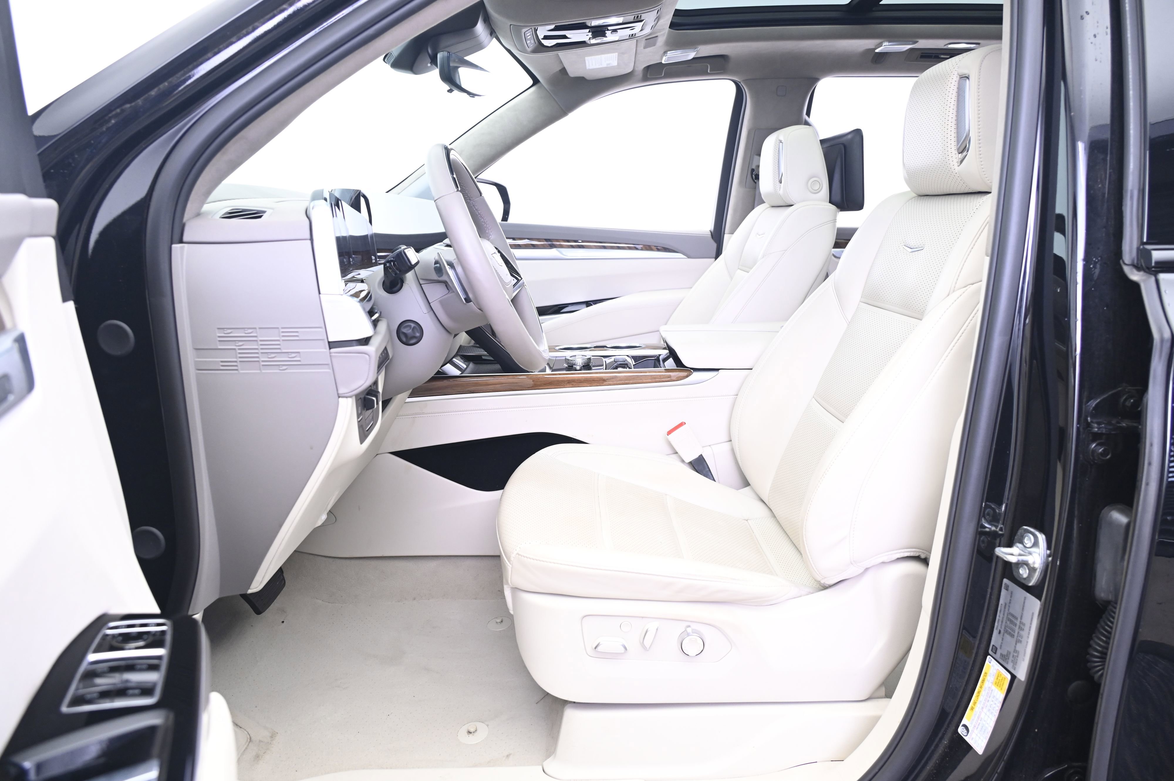 Used 2025 Cadillac Escalade Sport Platinum AWD/4WD image 31