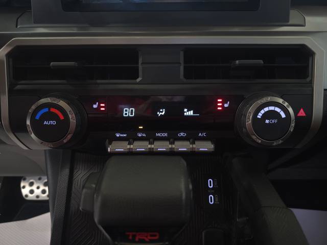 Used 2025 Toyota Tacoma TRD Sport AWD/4WD image 21