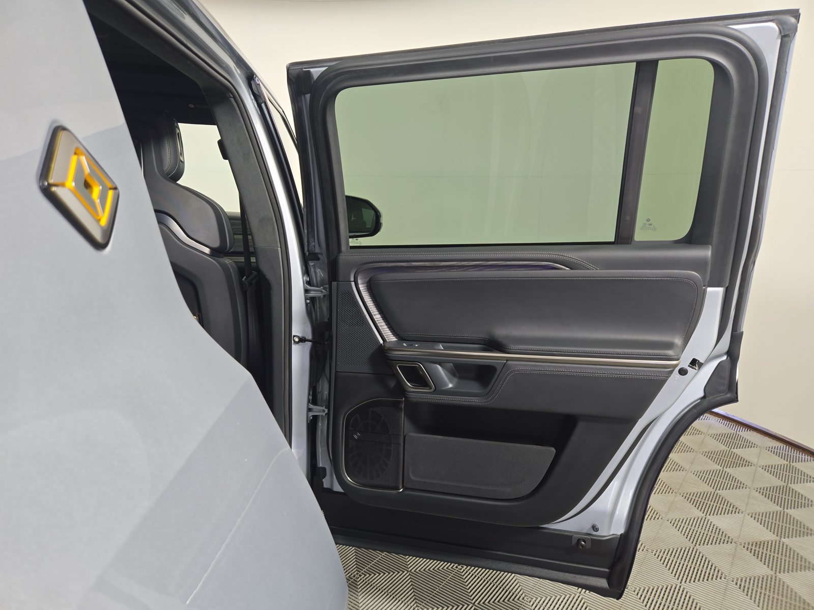 Used 2022 Rivian R1S Launch Edition Quad AWD/4WD image 19