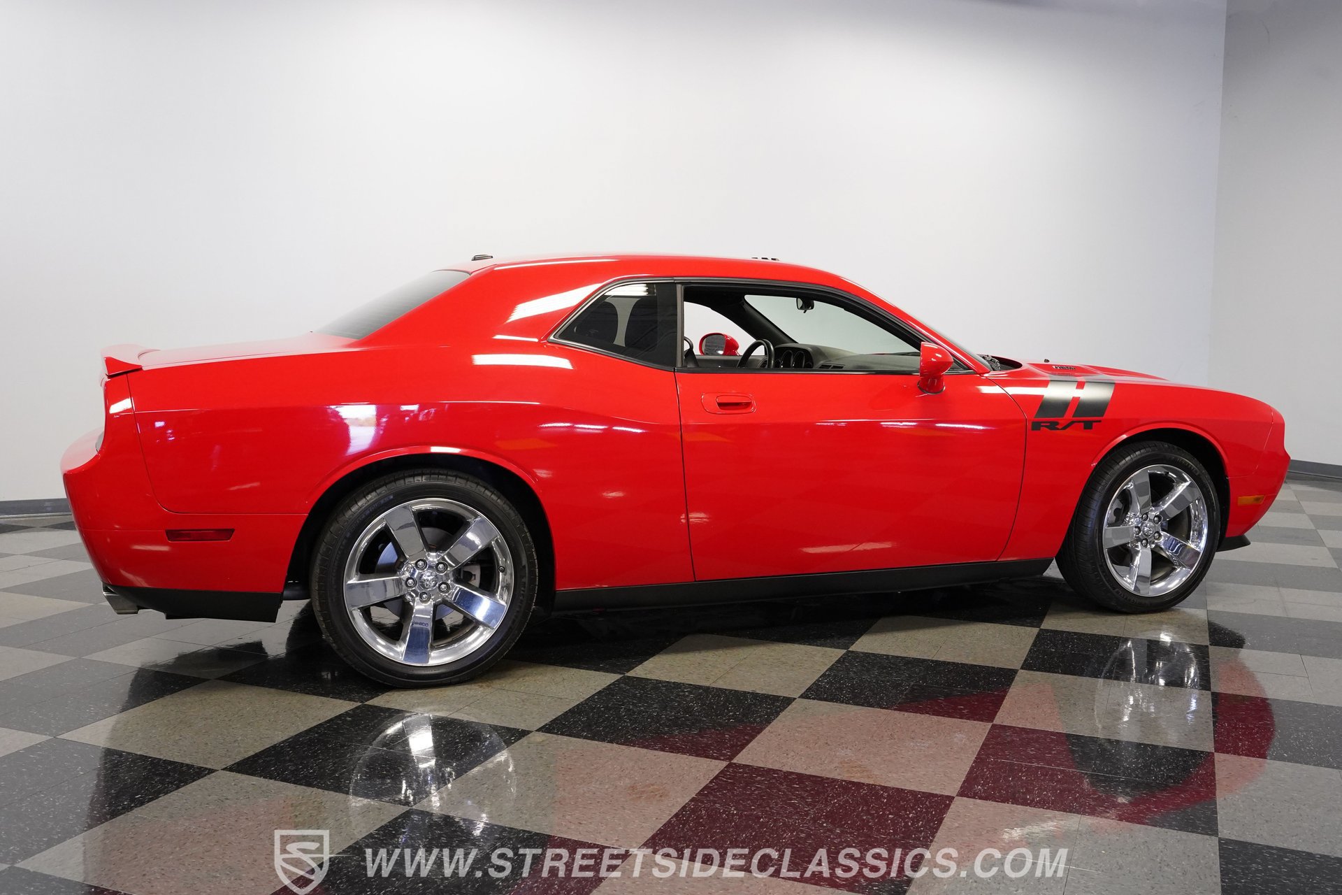 Used 2009 Dodge Challenger R/T RWD image 14