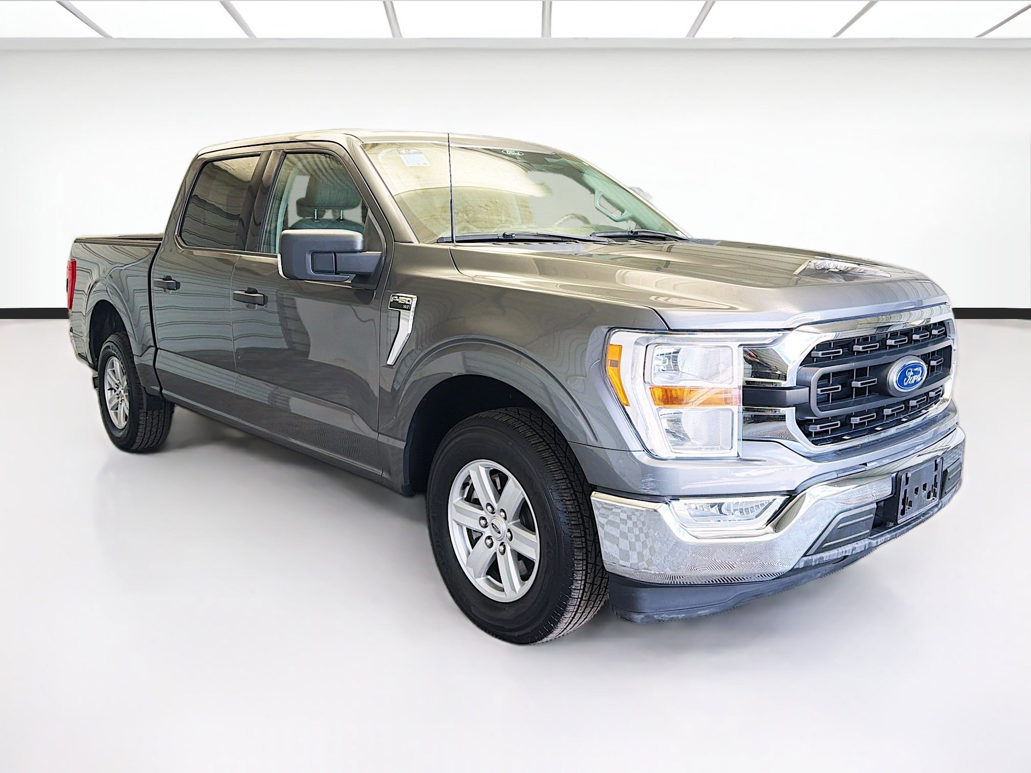 Used 2021 Ford F150 XLT w/ Equipment Group 301A Mid RWD image 3
