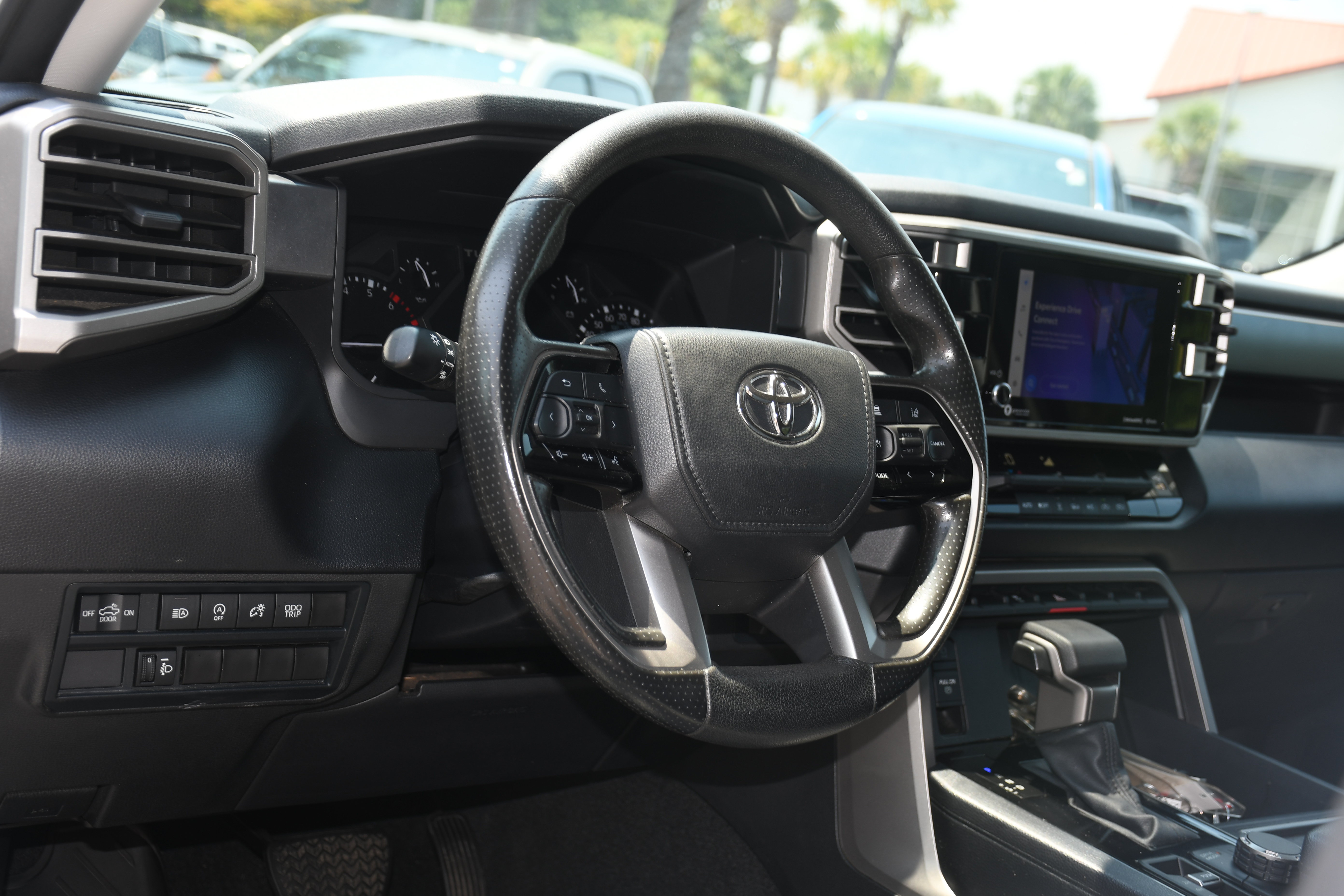 Used 2022 Toyota Tundra SR5 AWD/4WD image 8