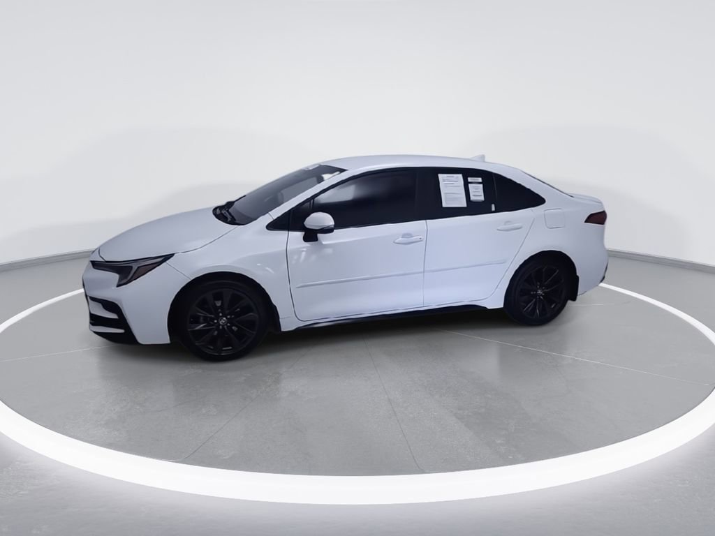 Used 2024 Toyota Corolla SE FWD image 5