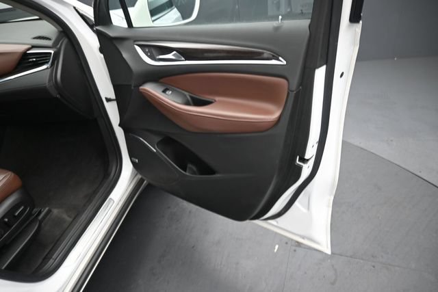 Used 2019 Buick Enclave Avenir w/ Avenir Technology Package AWD/4WD image 33