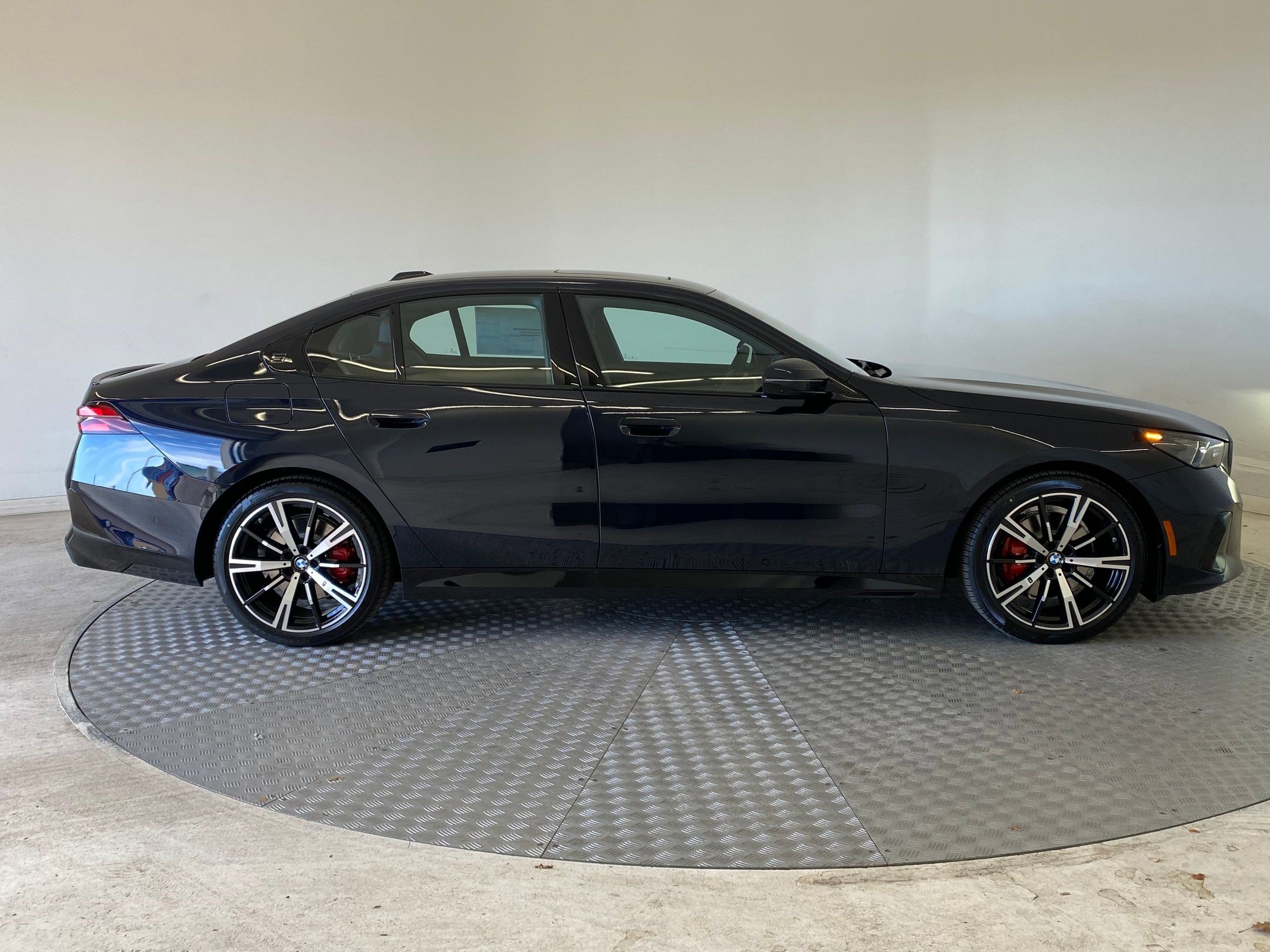 New 2026 BMW 530i xDrive w/ M Sport Package image 7