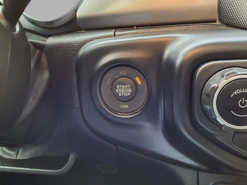 Used 2021 Jeep Gladiator Willys image 8