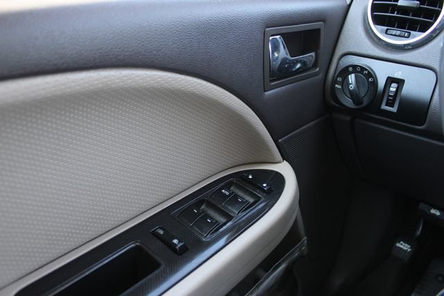 Used 2008 Ford Taurus X SEL FWD image 11